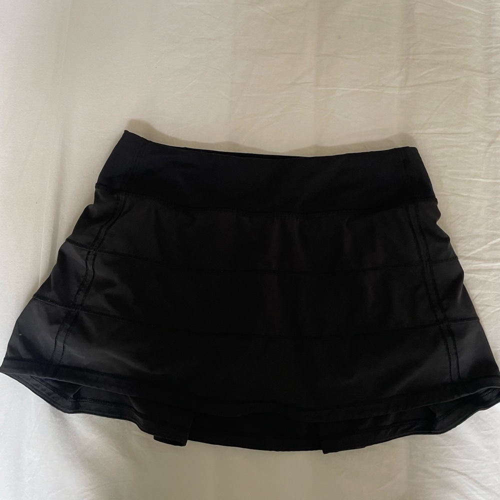 LULULEMON BLACK MINI SKORT SIZE 4